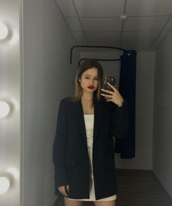 У меня все, чтобы создать незабываемый вечер: страстные губы, изысканный вкус и тонкое чувство стиля. Отдых со мной – это настоящий праздник для тела и души. Готова реализовать все твои сокровенные фантазии и подарить незабываемые моменты нашей интимной встречи. Я знаю, как радовать мужчин, и мои услуги оставят в твоей памяти только самые приятные воспоминания. Посмотри мои фото – они говорят сами за себя. Жду тебя, чтобы рассказать о нашей встрече больше! 🌹💋🔥 Ольга